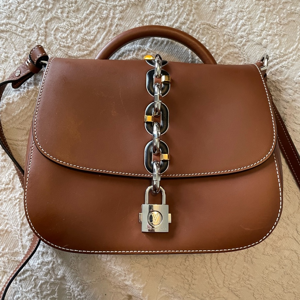 Louis Vuitton Chain It calf leather